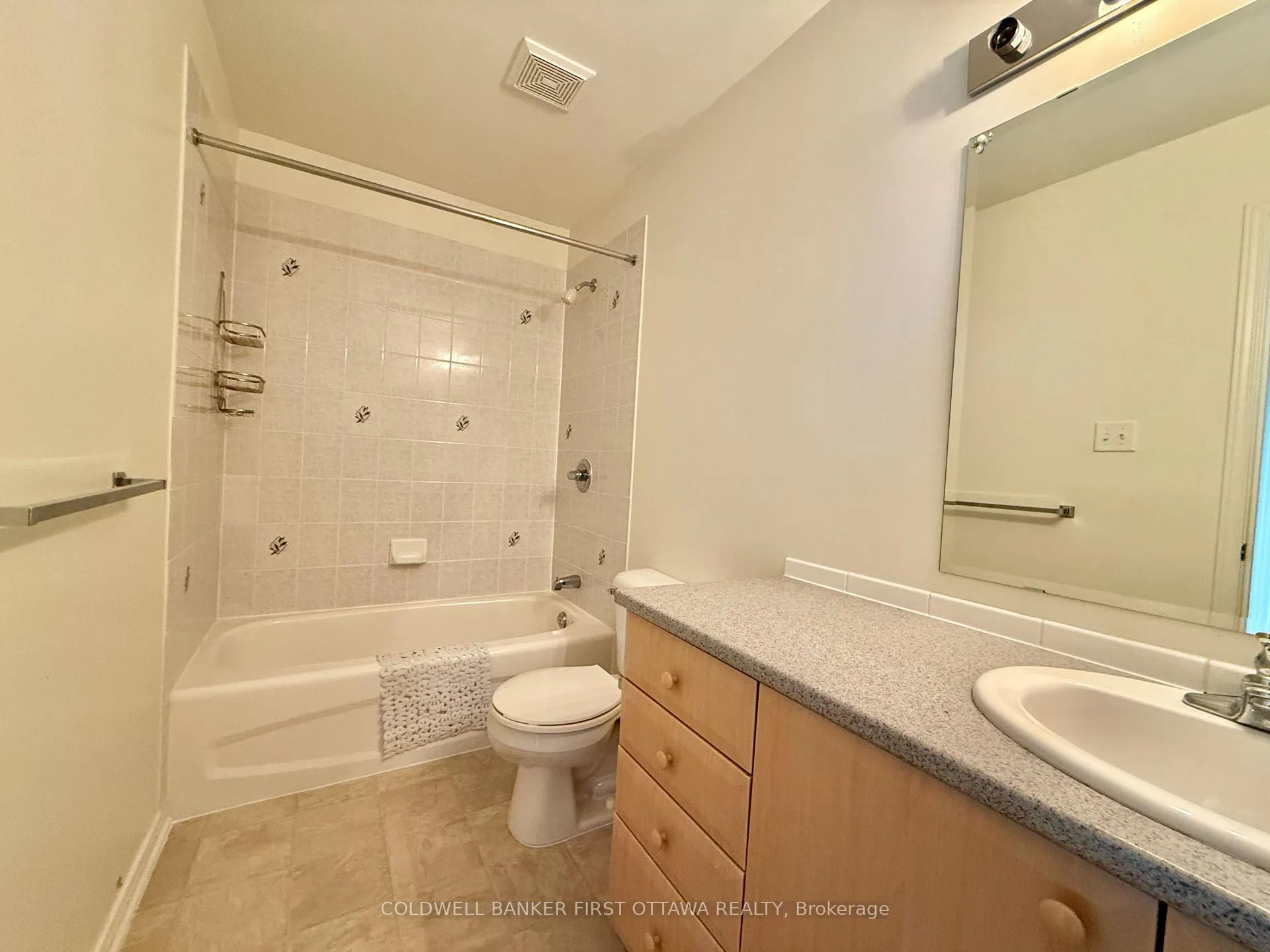 Photo 7 of 805 Taradale Drive, Ottawa, Barrhaven - Strandherd — HOMEH