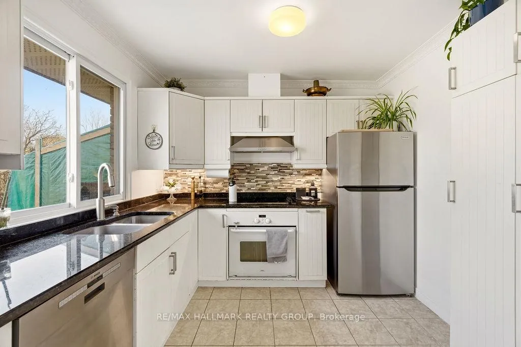 Photo 13 of 45 Westwood Drive, Ottawa, Meadowlands/Crestview — HOMEH