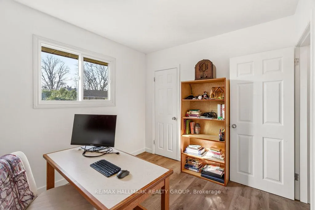Photo 17 of 45 Westwood Drive, Ottawa, Meadowlands/Crestview — HOMEH