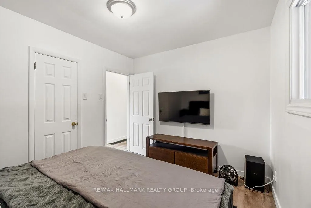 Photo 20 of 45 Westwood Drive, Ottawa, Meadowlands/Crestview — HOMEH