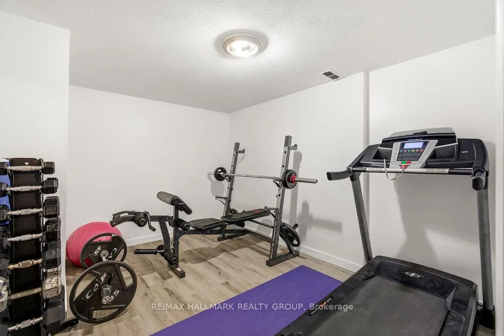 Photo 31 of 45 Westwood Drive, Ottawa, Meadowlands/Crestview — HOMEH