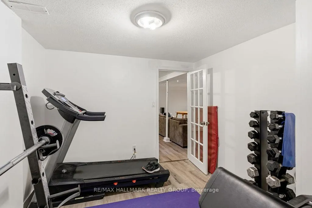 Photo 32 of 45 Westwood Drive, Ottawa, Meadowlands/Crestview — HOMEH