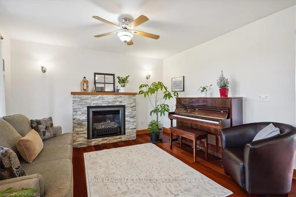 Photo 35 of 3680 Campden Road, Lincoln, Beamsville — HOMEH