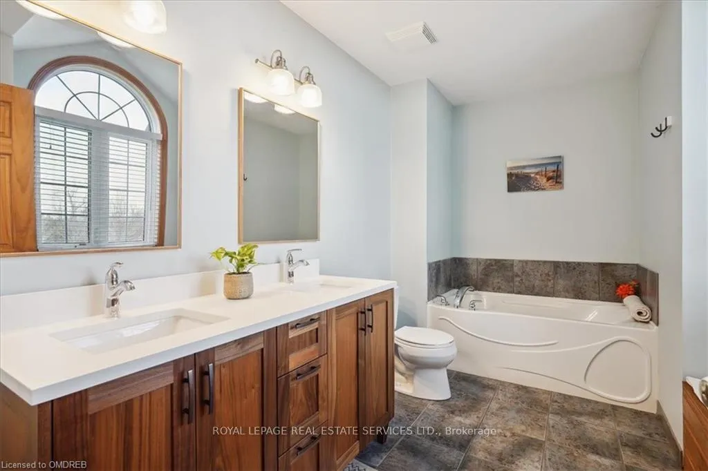 Photo 48 of 3680 Campden Road, Lincoln, Beamsville — HOMEH