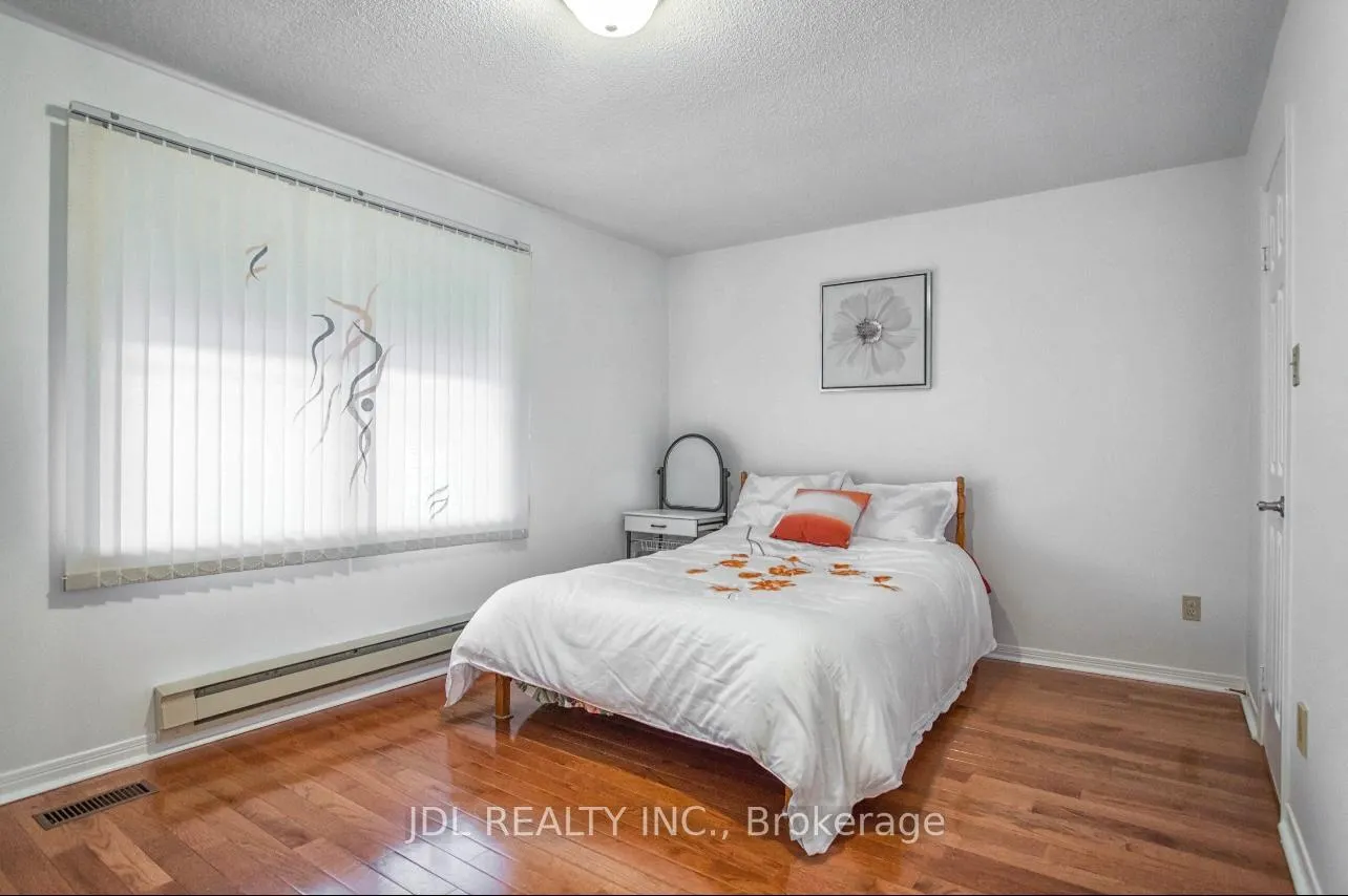 Photo 3 of Unit Suite AA, 101 Summerdale Dr, Markham, Thornlea — HOMEH