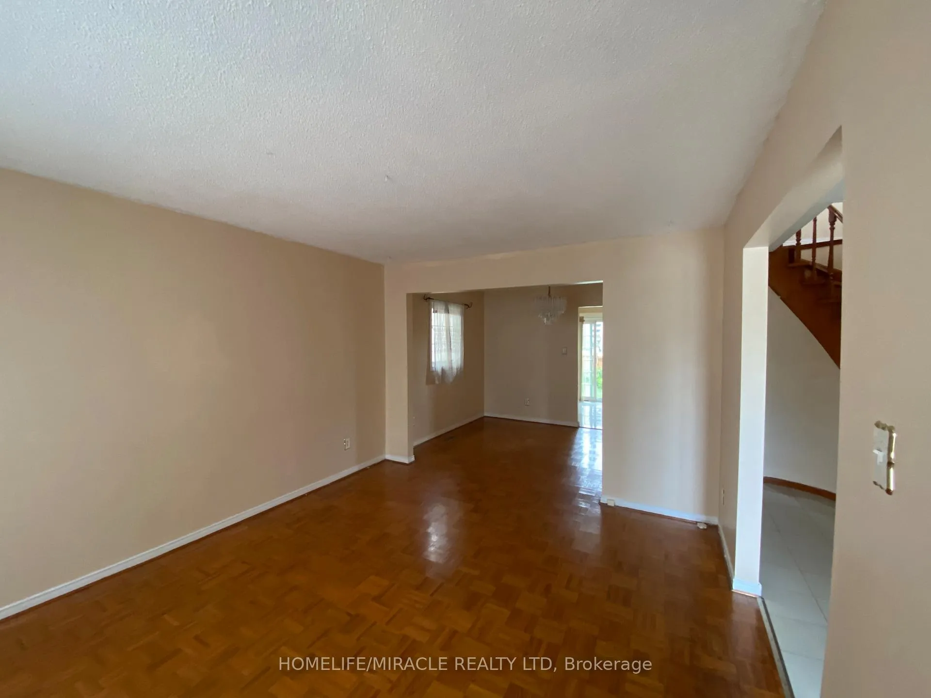 Photo 3 of 1 Kay Drive, Etobicoke, Mount Olive-Silverstone-Jamestown — HOMEH