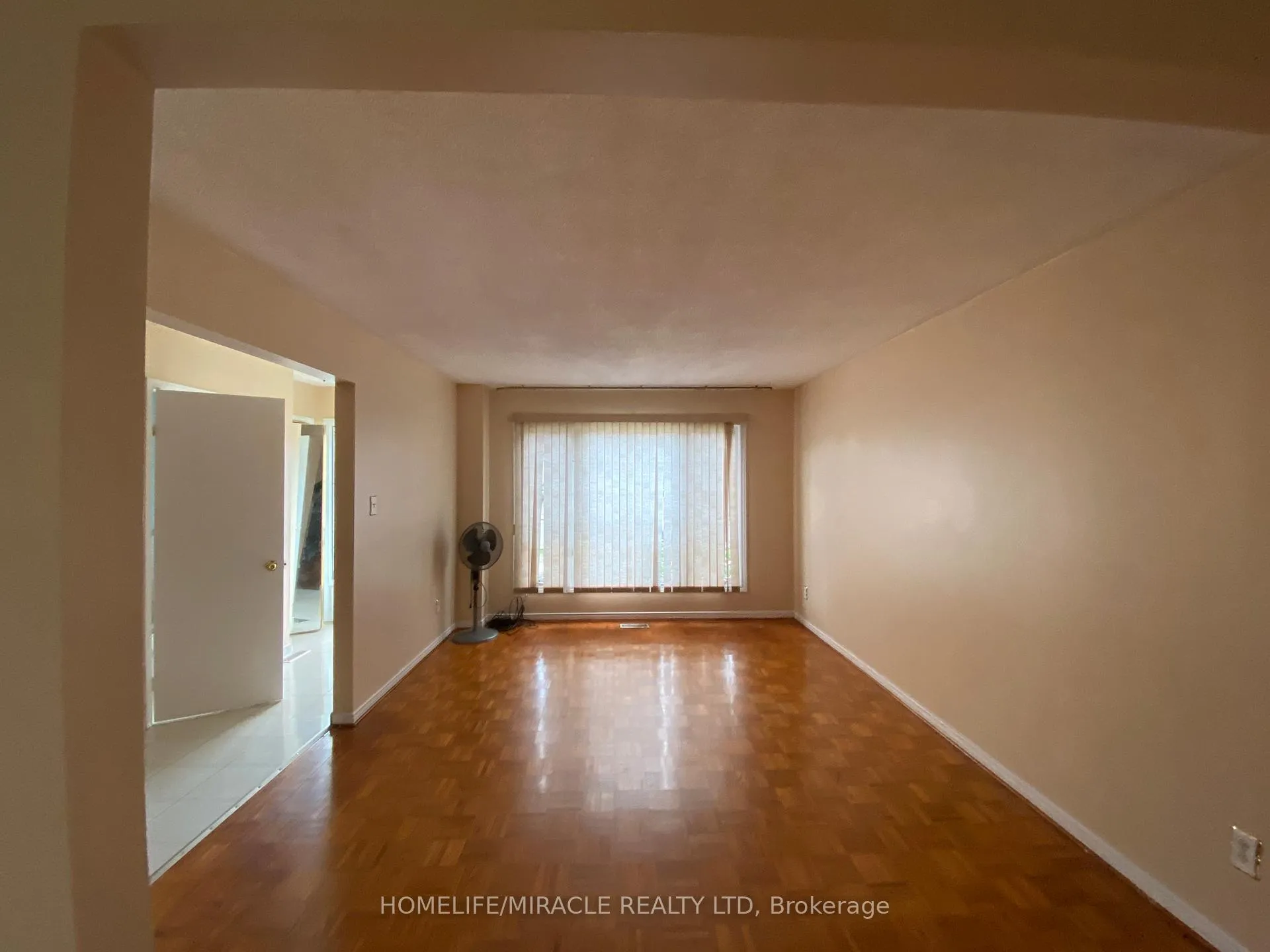 Photo 9 of 1 Kay Drive, Etobicoke, Mount Olive-Silverstone-Jamestown — HOMEH