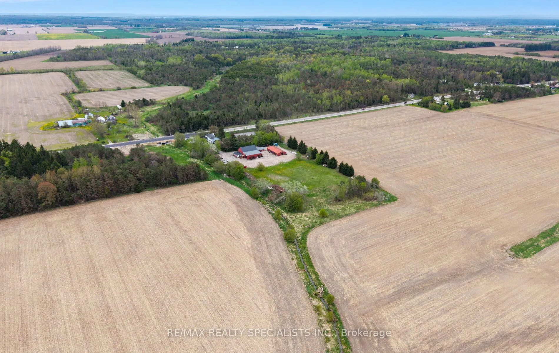 Photo 1 of 220 Queen Street W, Springwater, Rural Springwater — HOMEH