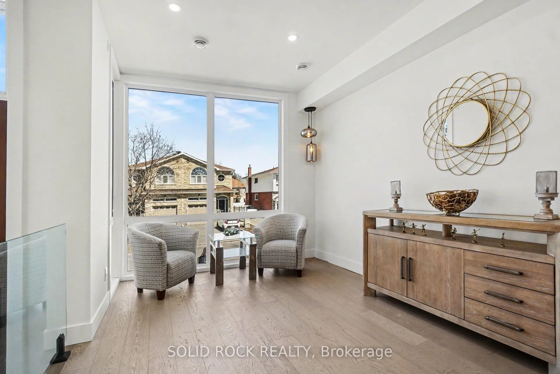 Photo 4 of 826 Alpine Avenue, Ottawa, Queensway Terrace North — HOMEH