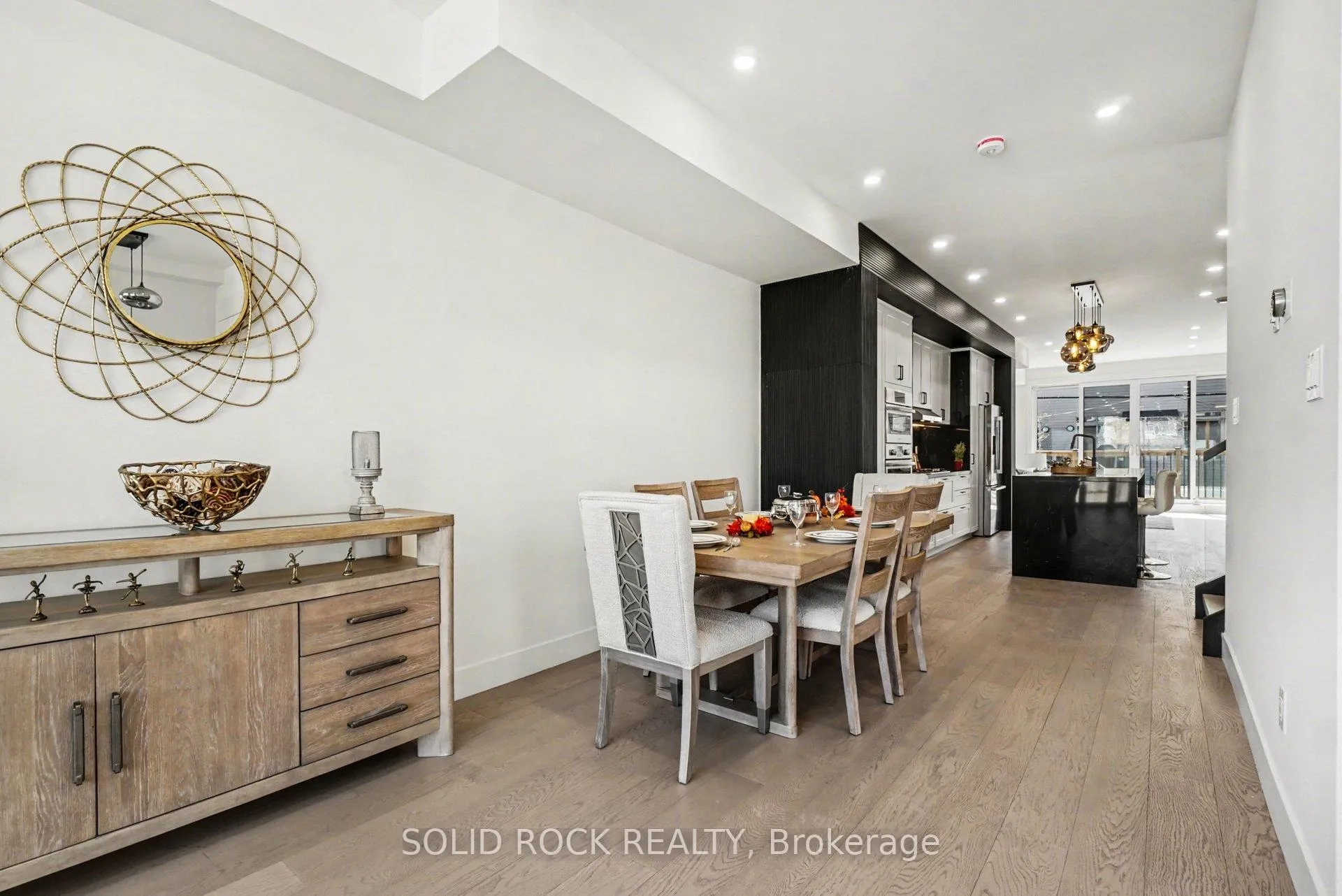 Photo 6 of 826 Alpine Avenue, Ottawa, Queensway Terrace North — HOMEH
