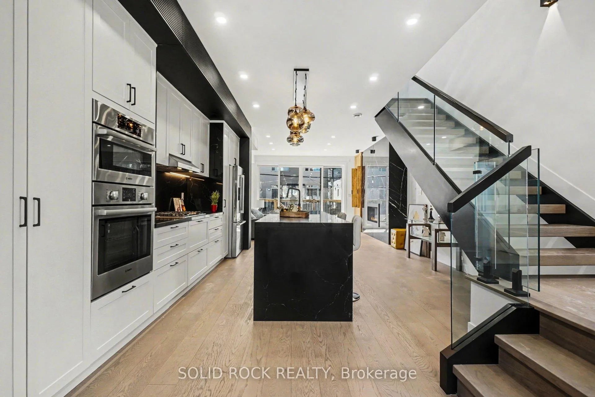 Photo 10 of 826 Alpine Avenue, Ottawa, Queensway Terrace North — HOMEH