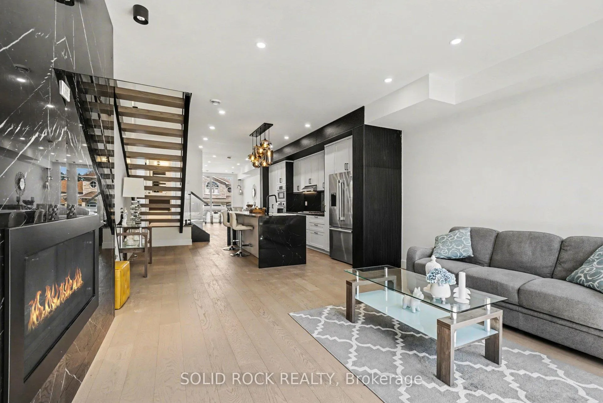 Photo 12 of 826 Alpine Avenue, Ottawa, Queensway Terrace North — HOMEH