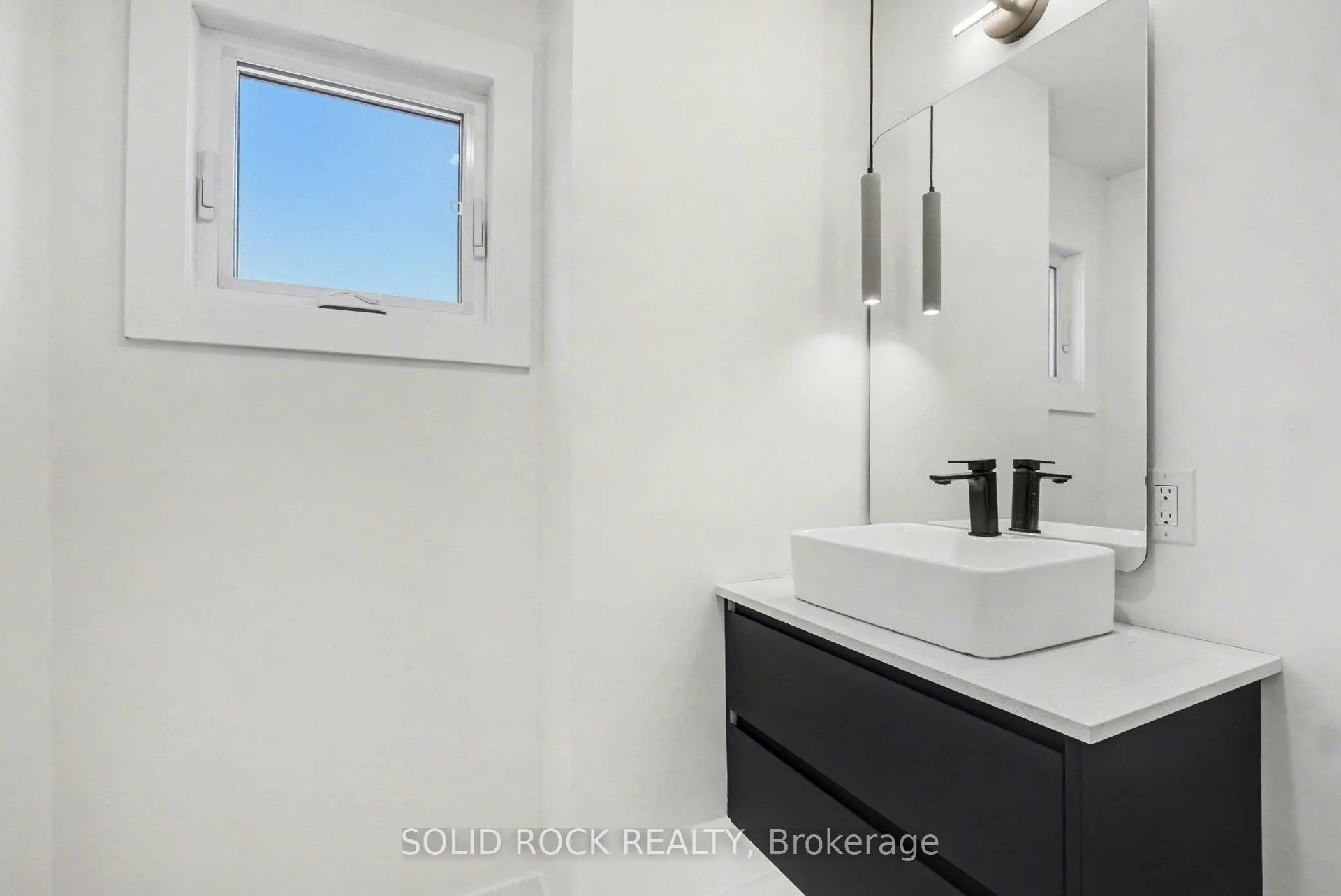 Photo 17 of 826 Alpine Avenue, Ottawa, Queensway Terrace North — HOMEH