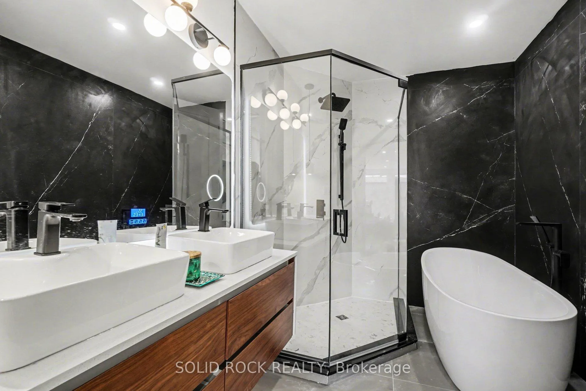 Photo 20 of 826 Alpine Avenue, Ottawa, Queensway Terrace North — HOMEH