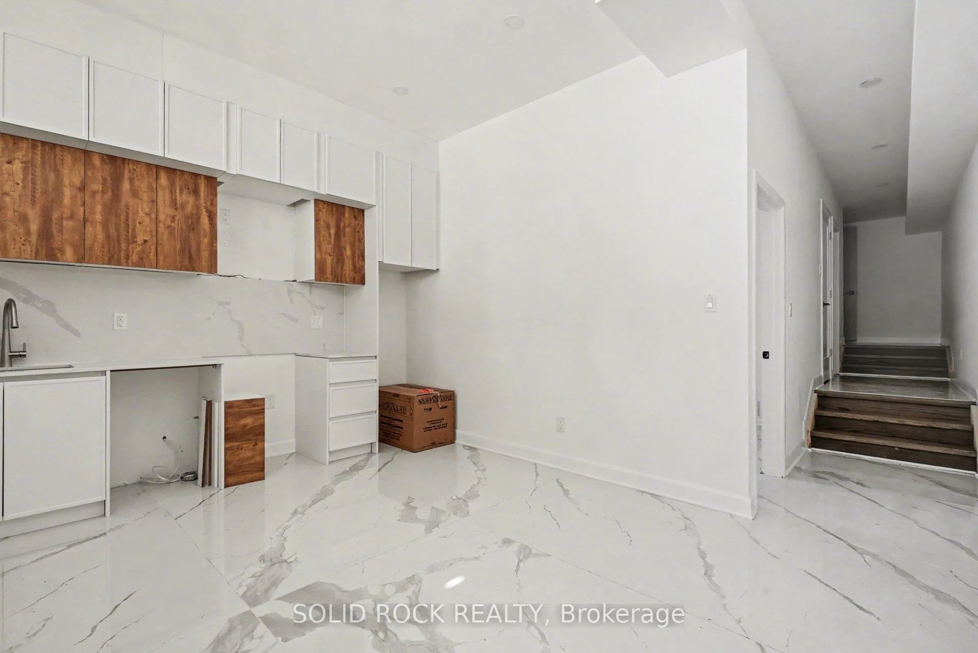 Photo 26 of 826 Alpine Avenue, Ottawa, Queensway Terrace North — HOMEH