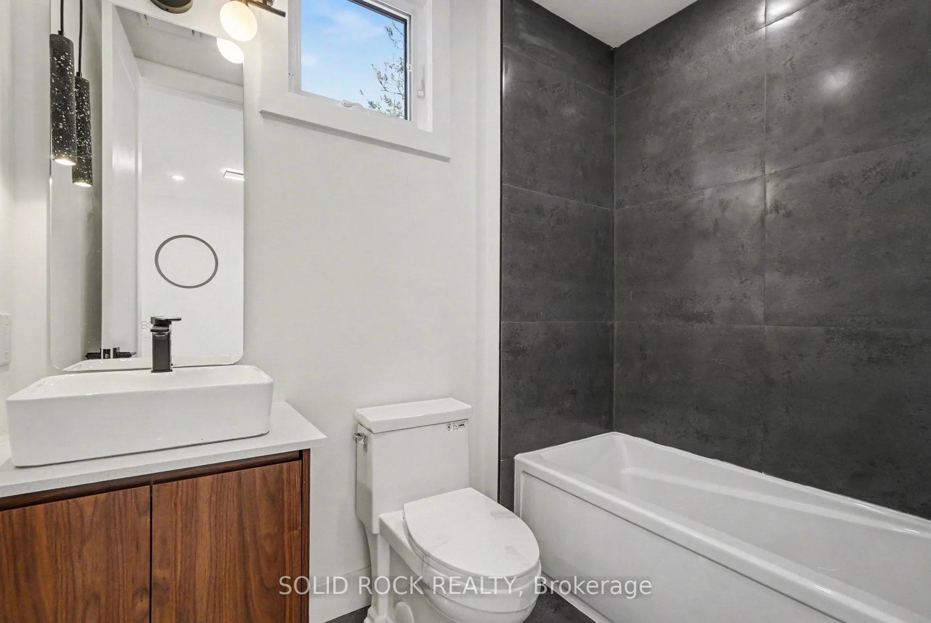 Photo 30 of 826 Alpine Avenue, Ottawa, Queensway Terrace North — HOMEH