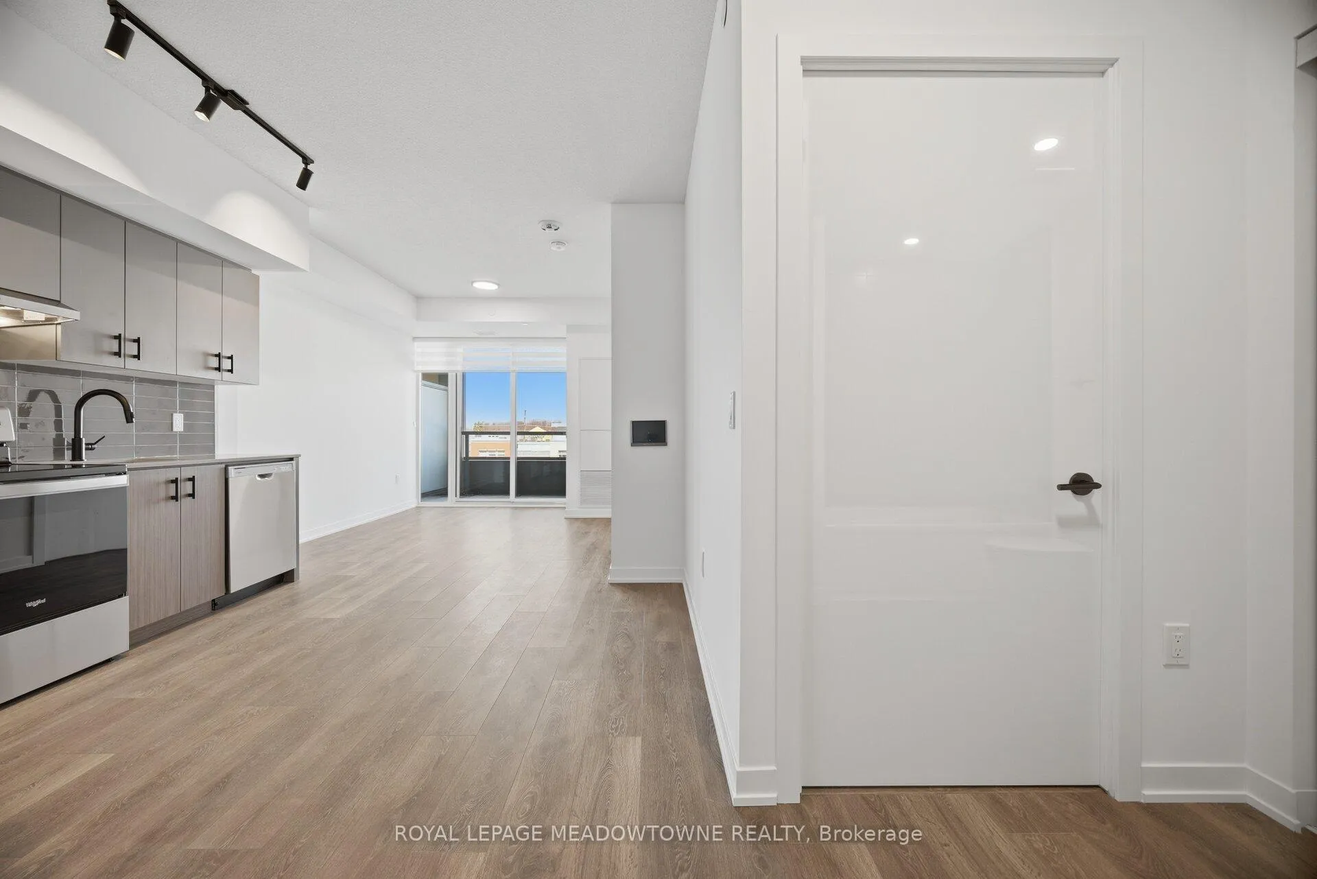 Photo 9 of Unit 429, 4878 Powers Common, Burlington, Alton — HOMEH