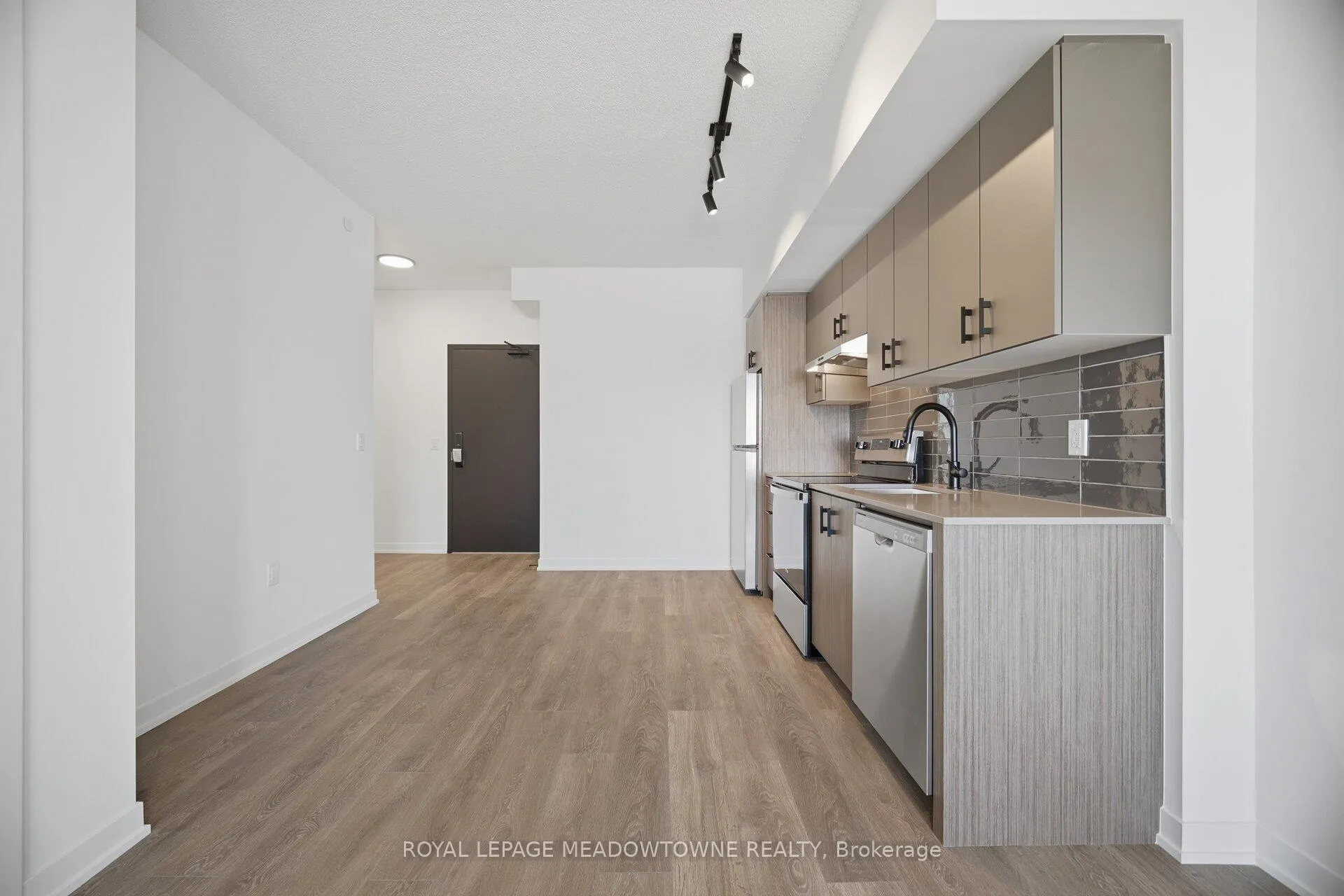 Photo 10 of Unit 429, 4878 Powers Common, Burlington, Alton — HOMEH