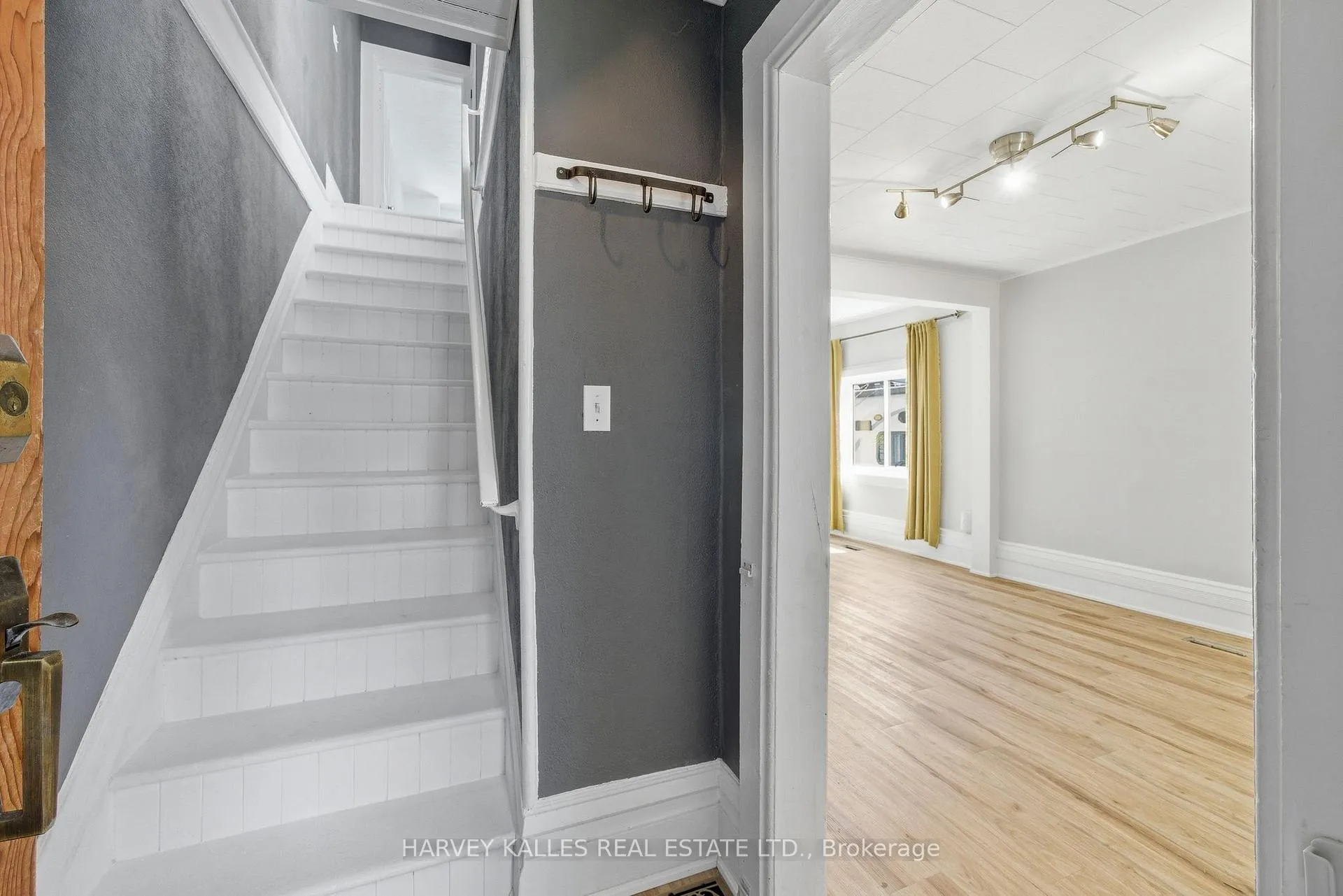 Photo 7 of 7-9 Spring Street, Prince Edward County, Picton Ward — HOMEH