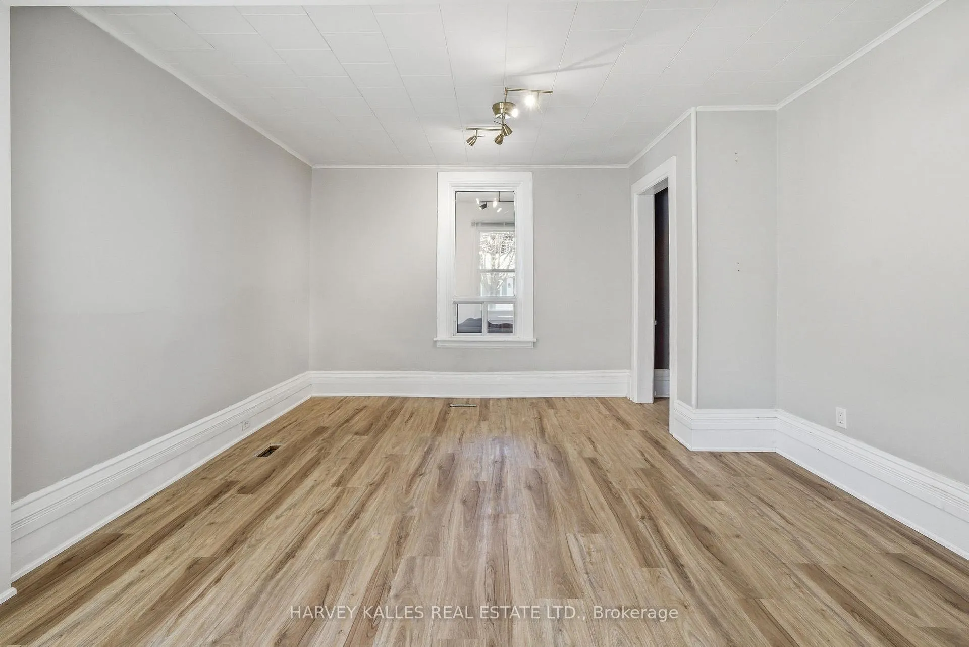 Photo 10 of 7-9 Spring Street, Prince Edward County, Picton Ward — HOMEH