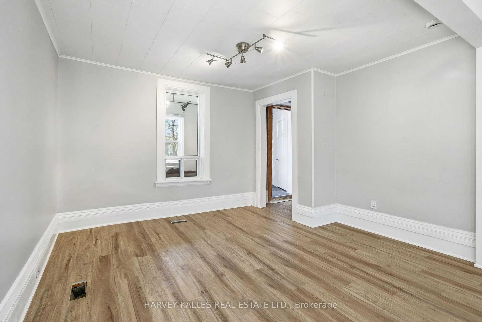 Photo 11 of 7-9 Spring Street, Prince Edward County, Picton Ward — HOMEH