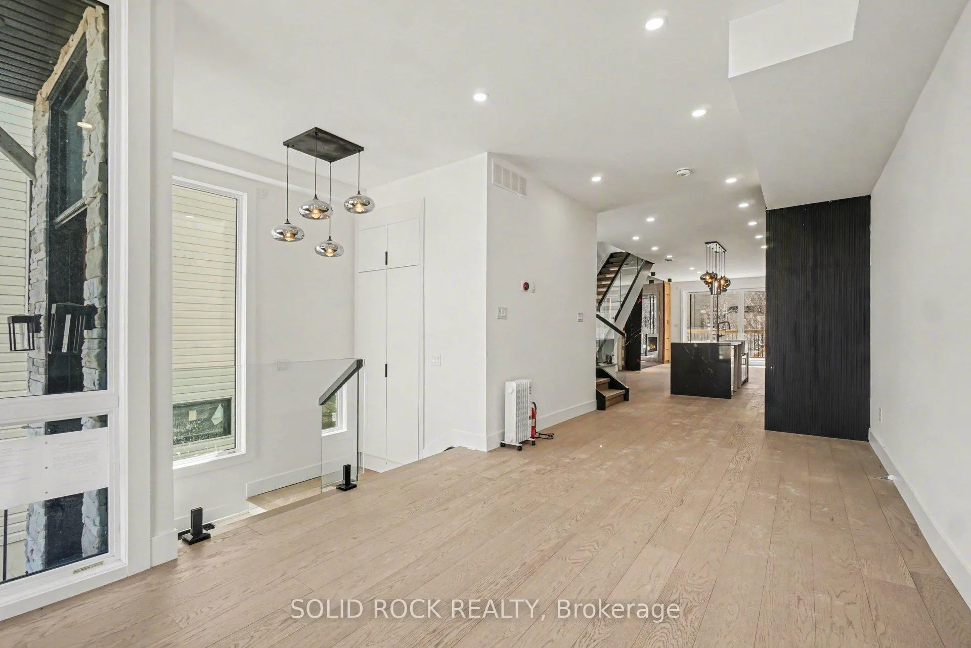 Photo 5 of 828 Alpine Avenue, Ottawa, Queensway Terrace North — HOMEH