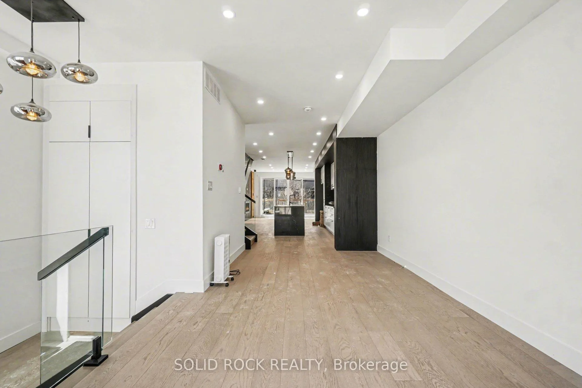 Photo 6 of 828 Alpine Avenue, Ottawa, Queensway Terrace North — HOMEH