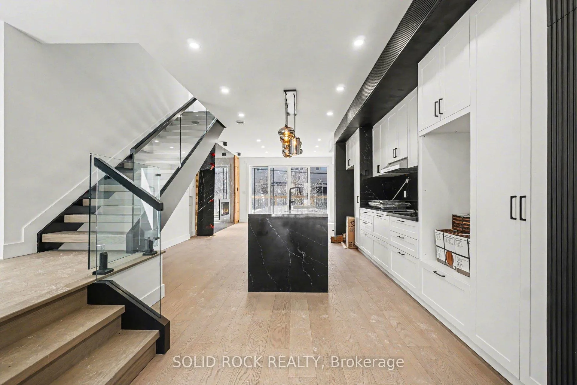 Photo 7 of 828 Alpine Avenue, Ottawa, Queensway Terrace North — HOMEH