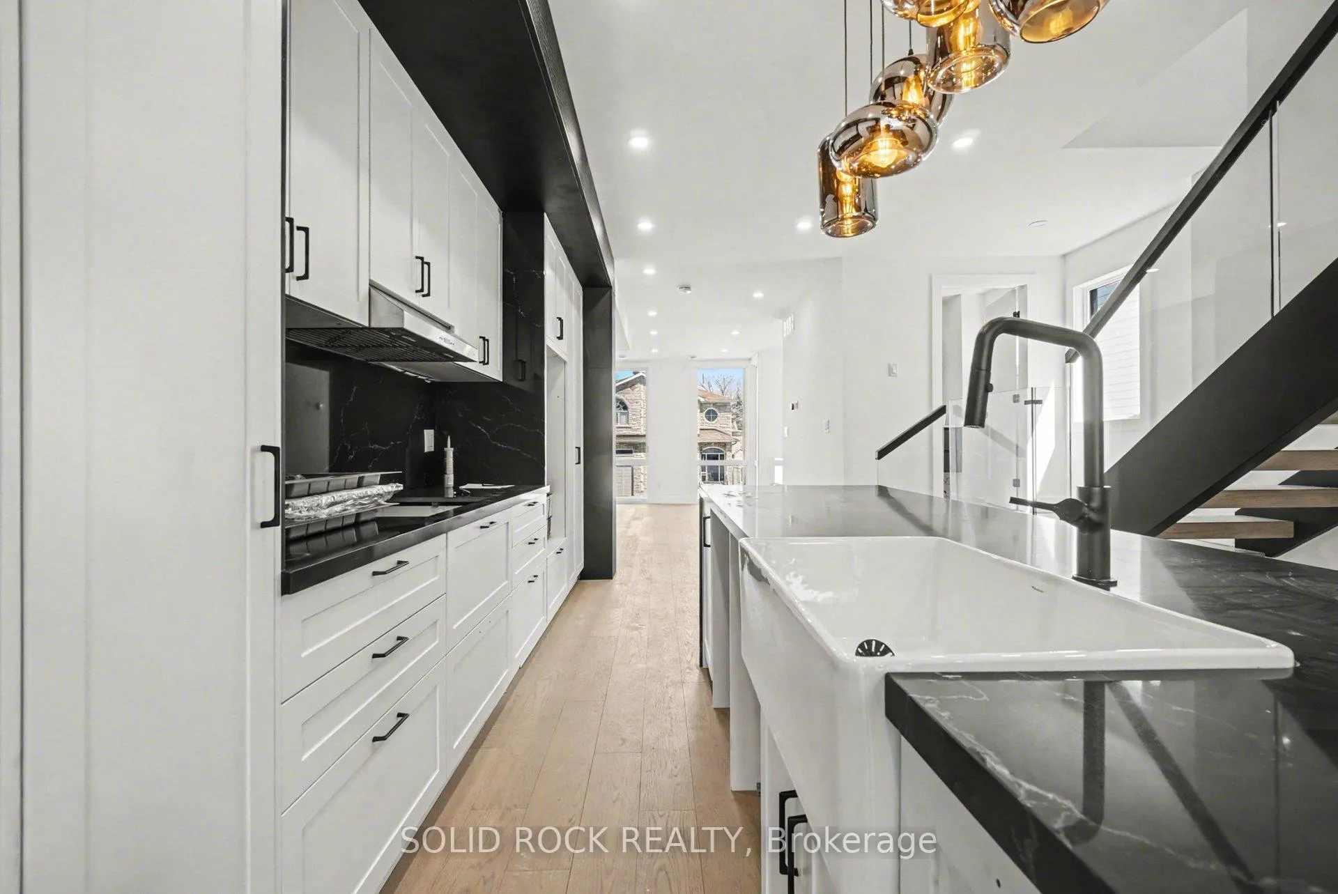 Photo 8 of 828 Alpine Avenue, Ottawa, Queensway Terrace North — HOMEH