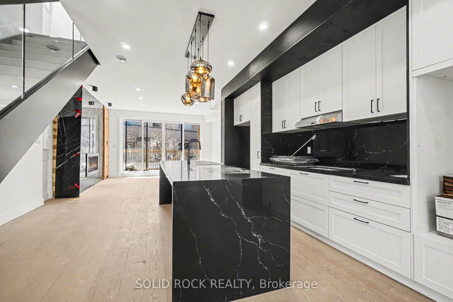 Photo 9 of 828 Alpine Avenue, Ottawa, Queensway Terrace North — HOMEH