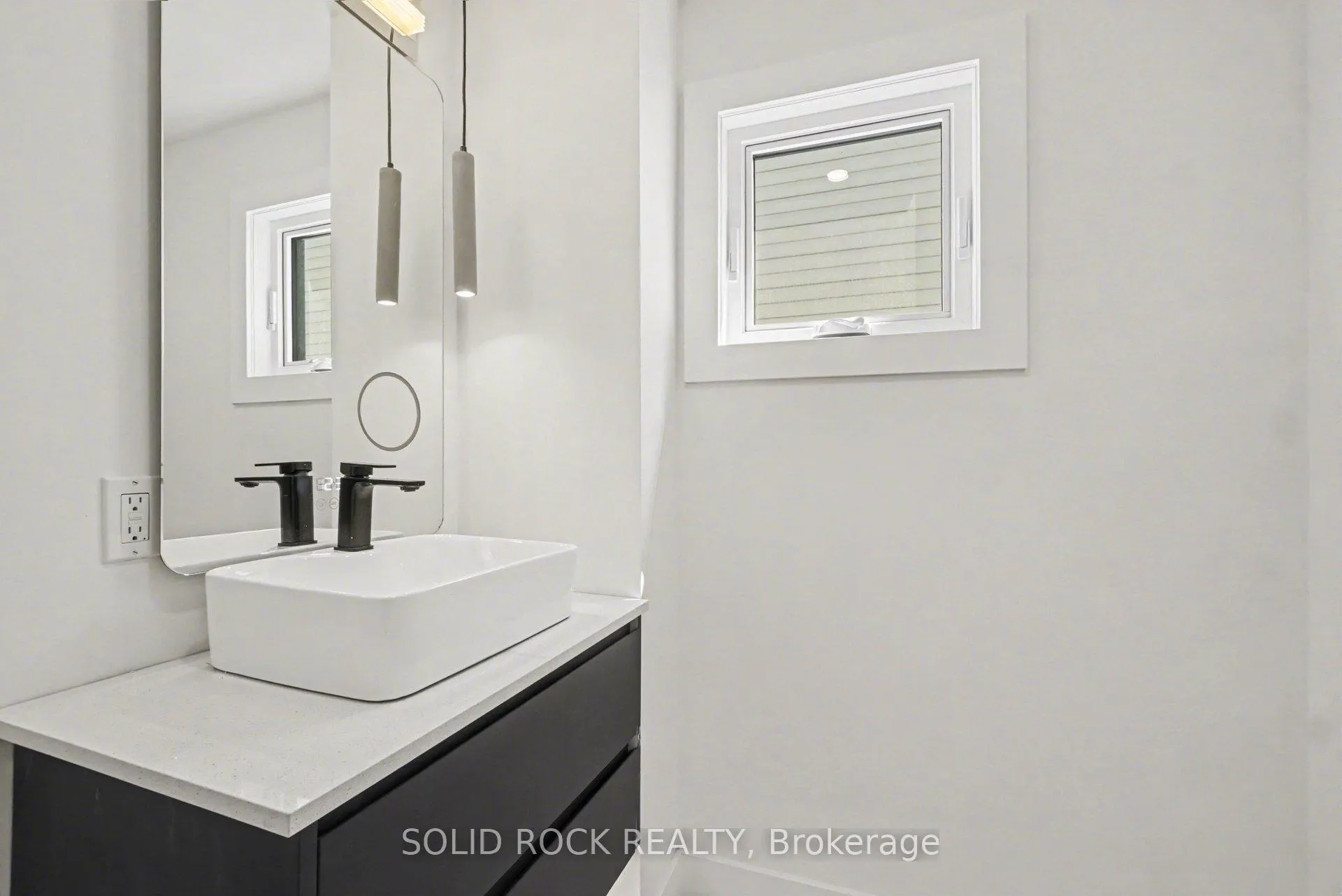 Photo 11 of 828 Alpine Avenue, Ottawa, Queensway Terrace North — HOMEH