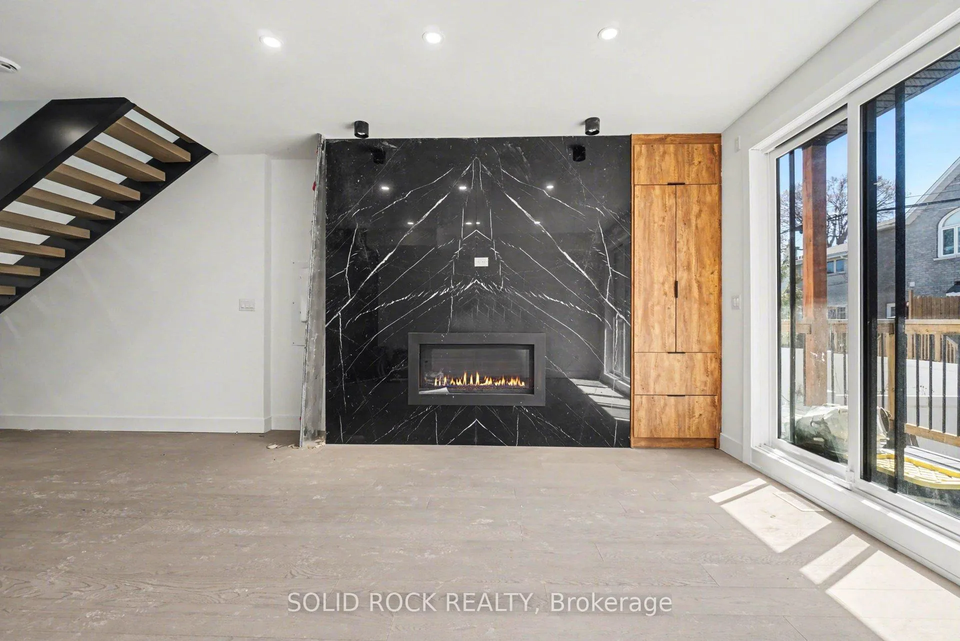 Photo 13 of 828 Alpine Avenue, Ottawa, Queensway Terrace North — HOMEH