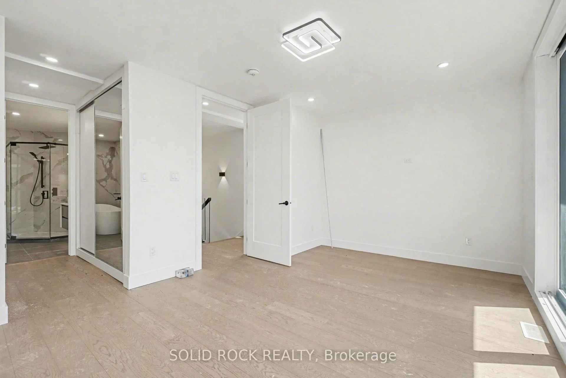 Photo 16 of 828 Alpine Avenue, Ottawa, Queensway Terrace North — HOMEH