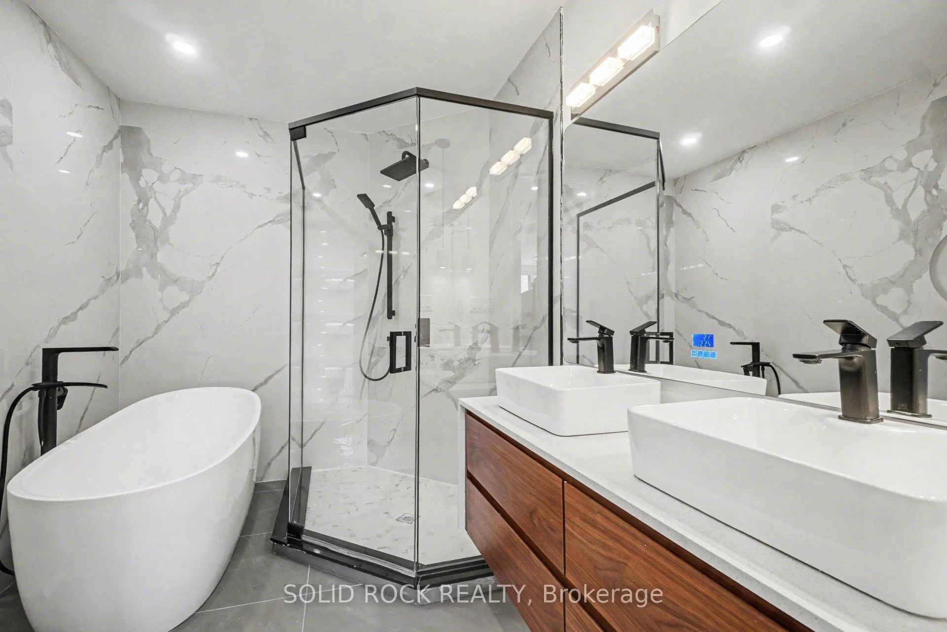 Photo 18 of 828 Alpine Avenue, Ottawa, Queensway Terrace North — HOMEH