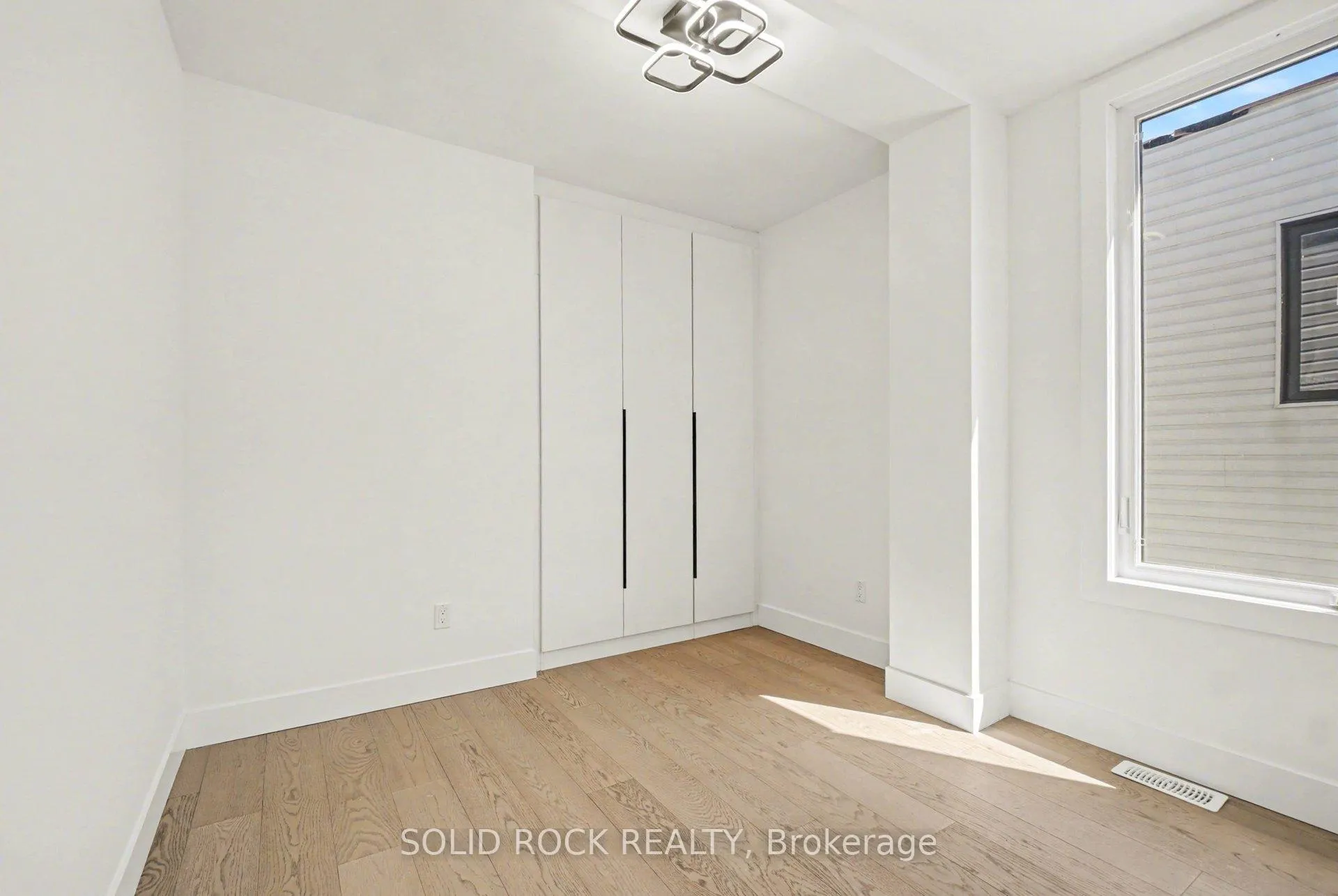 Photo 20 of 828 Alpine Avenue, Ottawa, Queensway Terrace North — HOMEH