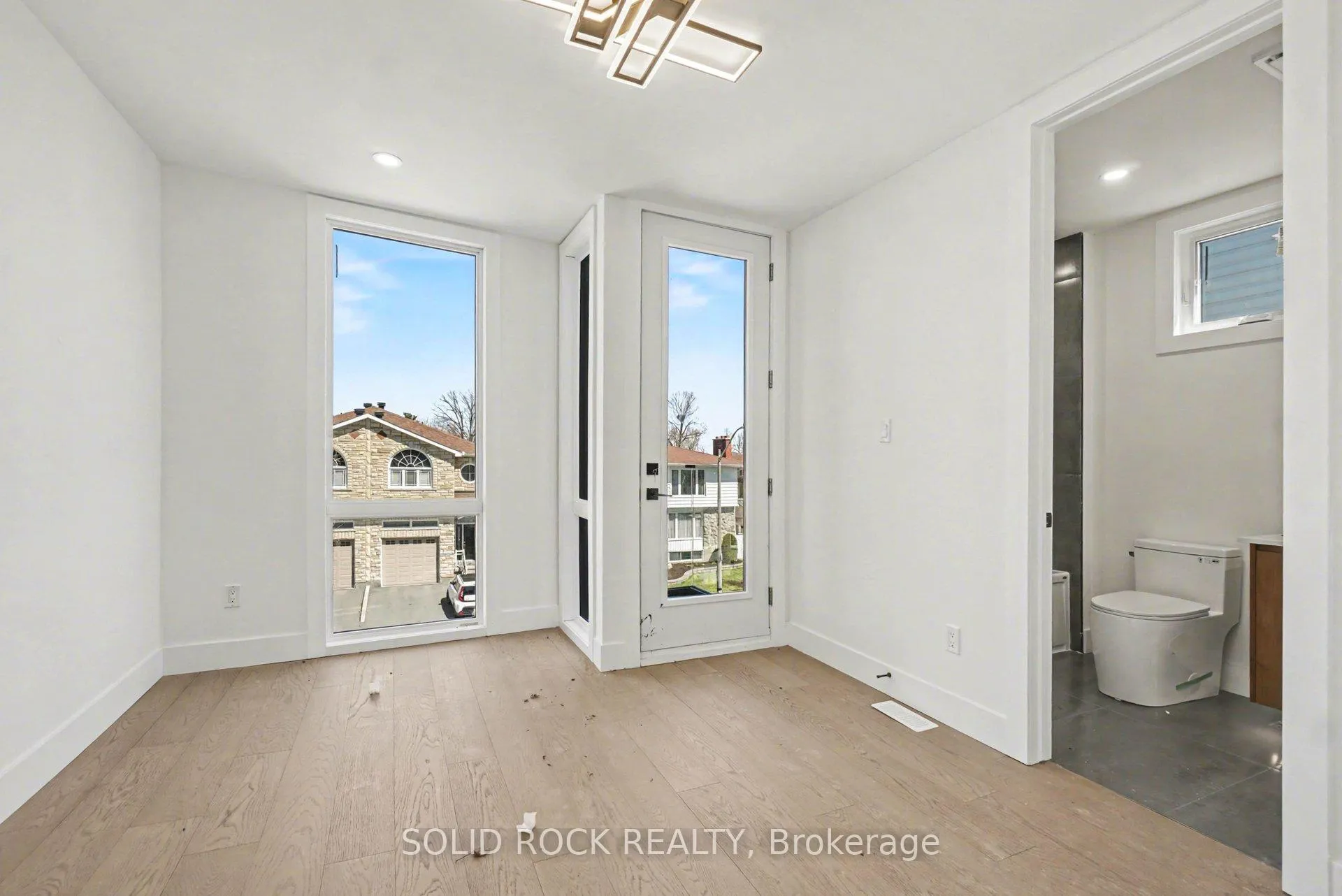 Photo 21 of 828 Alpine Avenue, Ottawa, Queensway Terrace North — HOMEH