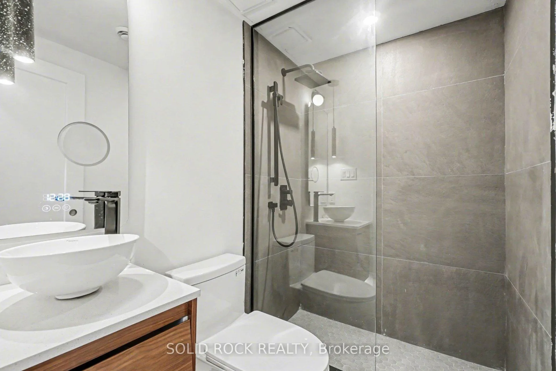 Photo 22 of 828 Alpine Avenue, Ottawa, Queensway Terrace North — HOMEH