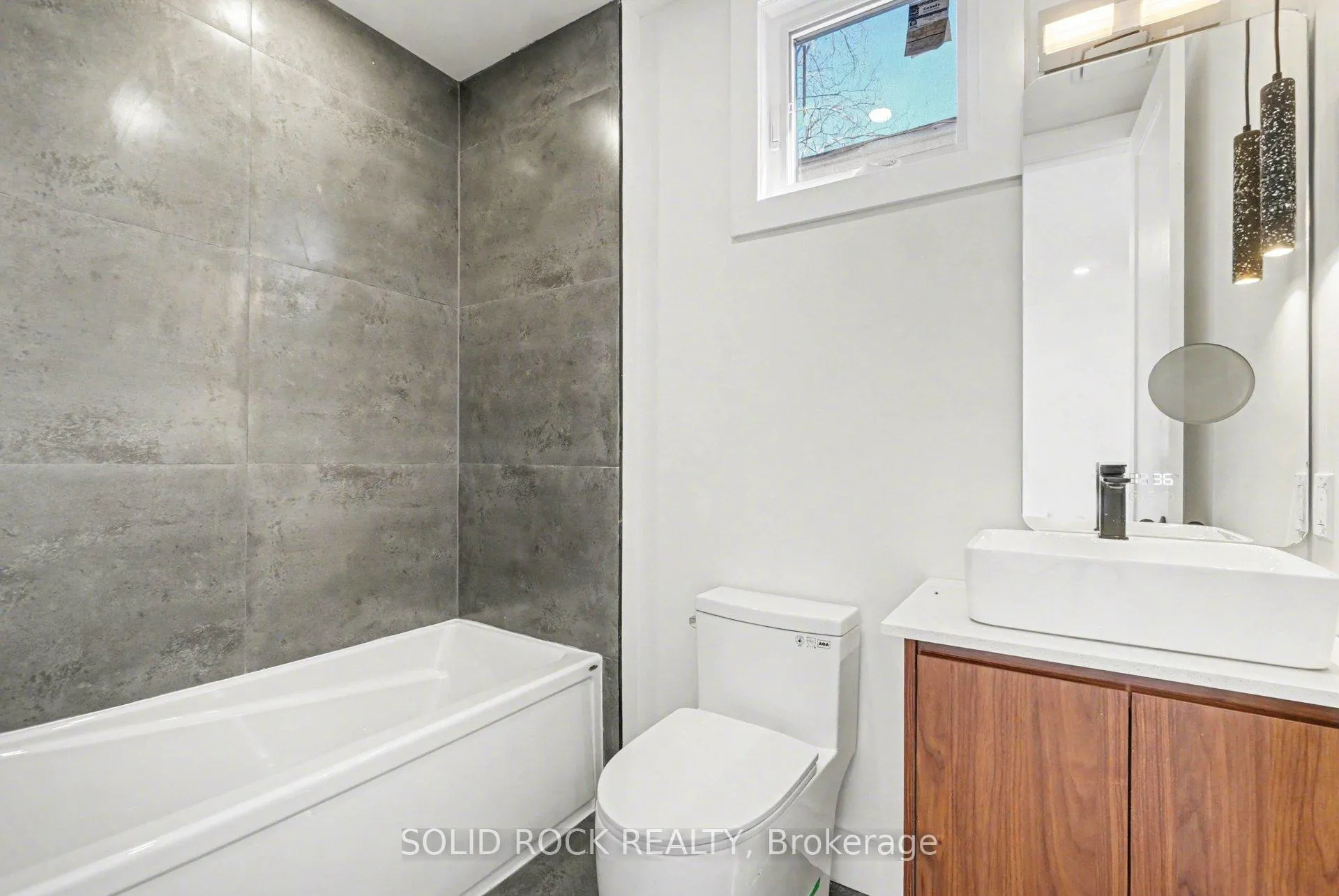 Photo 23 of 828 Alpine Avenue, Ottawa, Queensway Terrace North — HOMEH