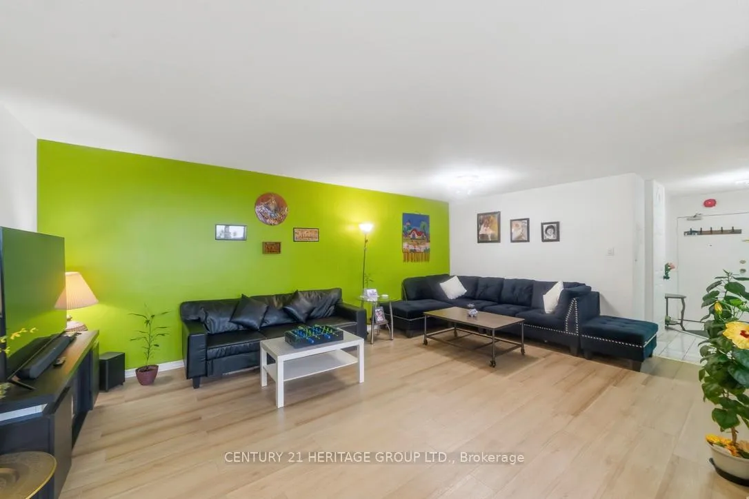 Photo 5 of Unit 1408, 2323 Confederation Parkway, Mississauga, Cooksville — HOMEH