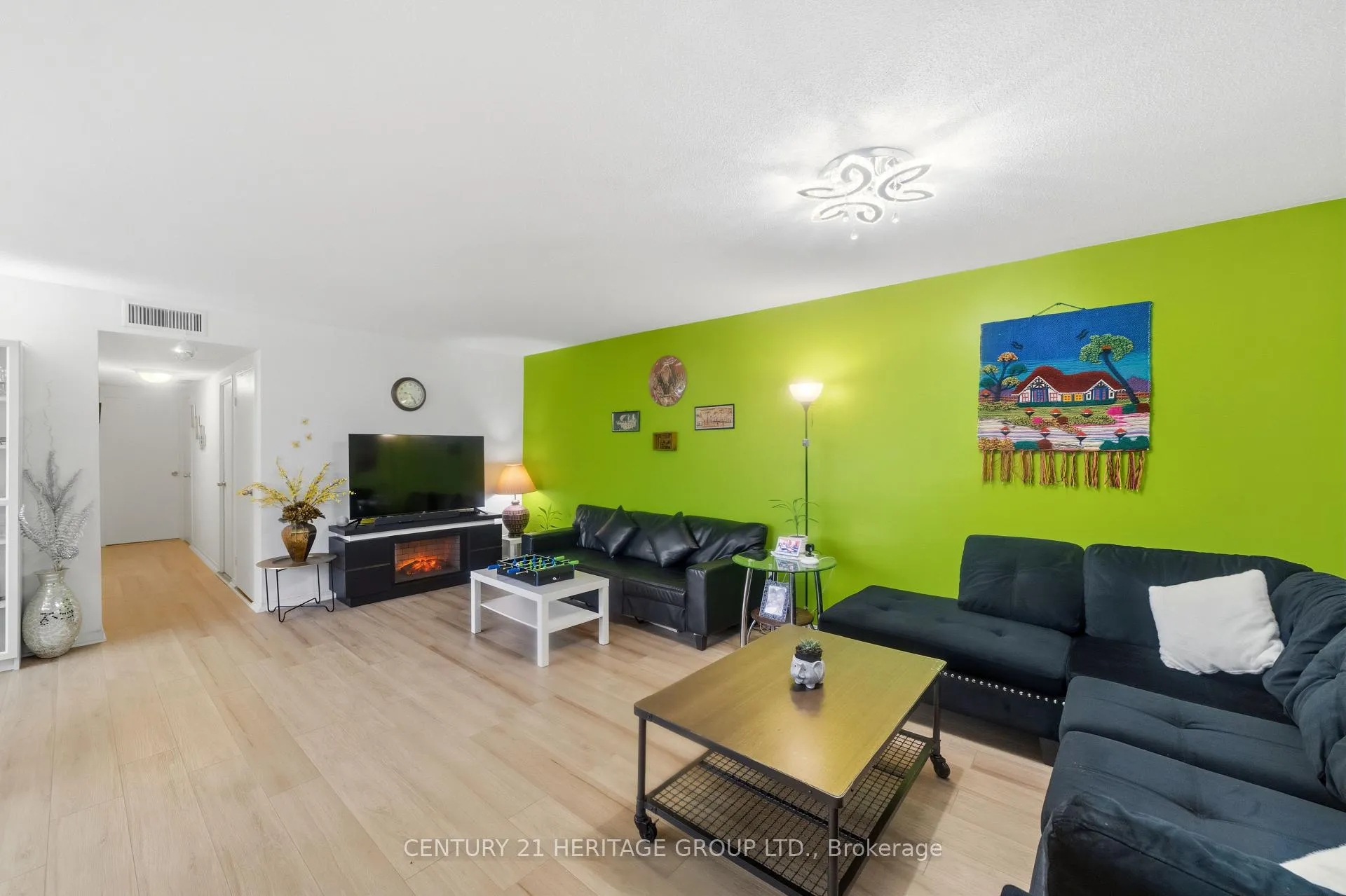 Photo 6 of Unit 1408, 2323 Confederation Parkway, Mississauga, Cooksville — HOMEH