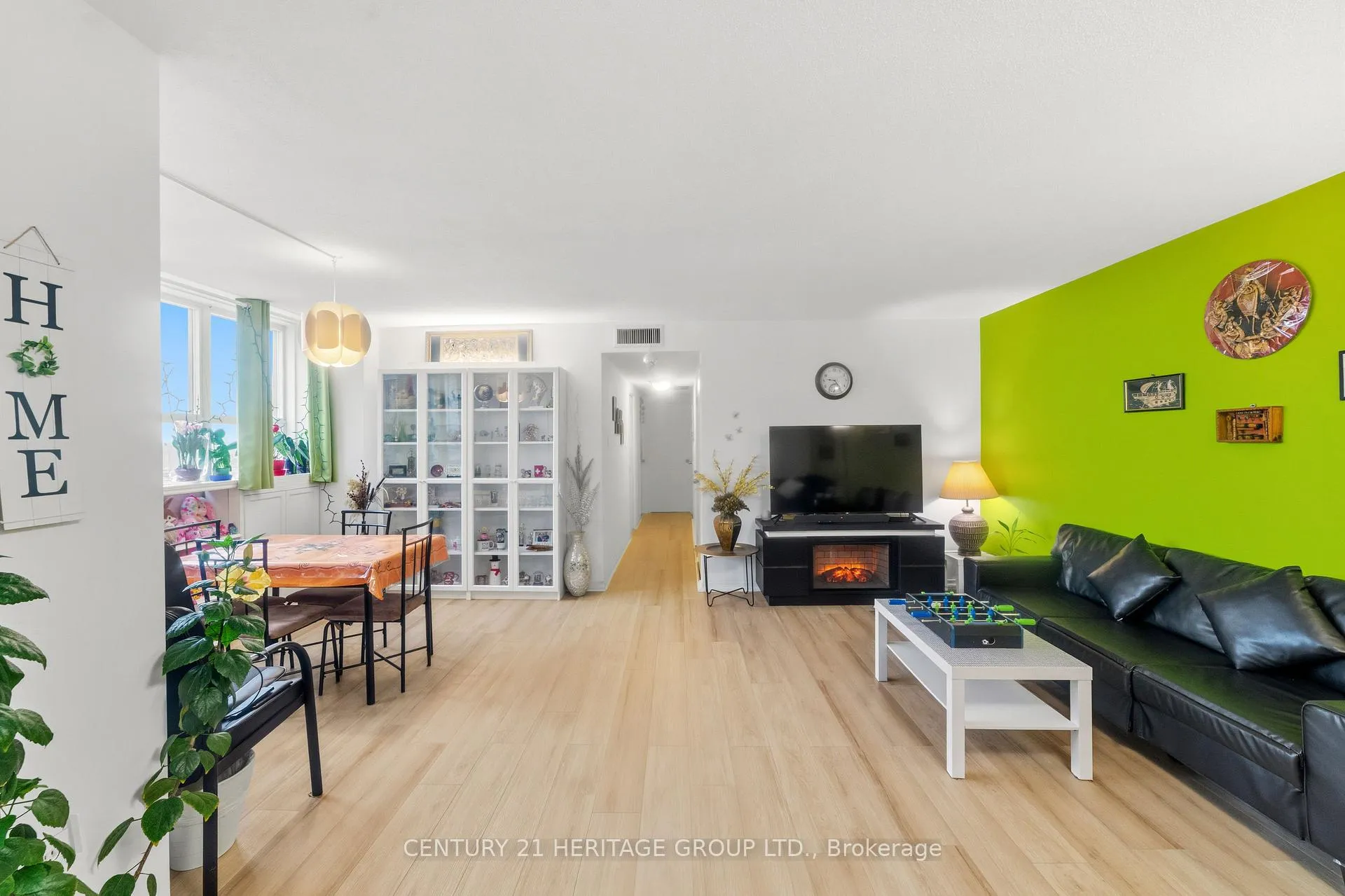 Photo 7 of Unit 1408, 2323 Confederation Parkway, Mississauga, Cooksville — HOMEH