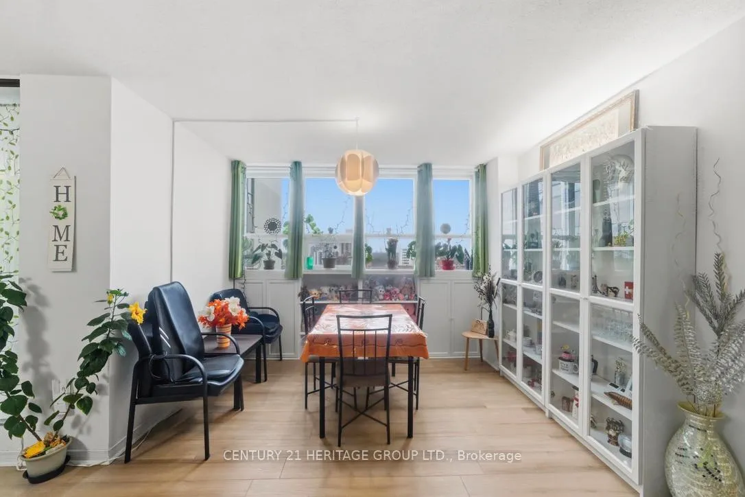 Photo 10 of Unit 1408, 2323 Confederation Parkway, Mississauga, Cooksville — HOMEH