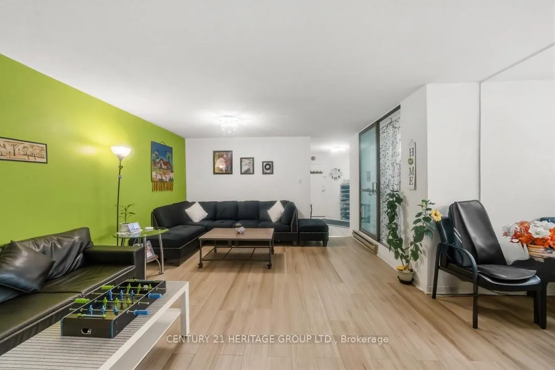 Photo 11 of Unit 1408, 2323 Confederation Parkway, Mississauga, Cooksville — HOMEH
