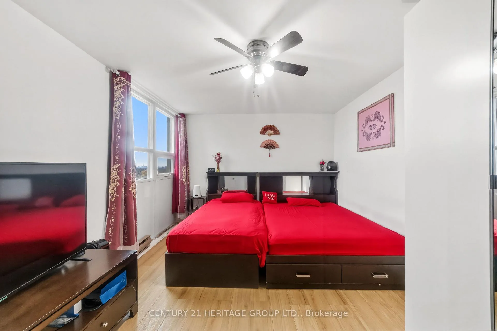 Photo 16 of Unit 1408, 2323 Confederation Parkway, Mississauga, Cooksville — HOMEH