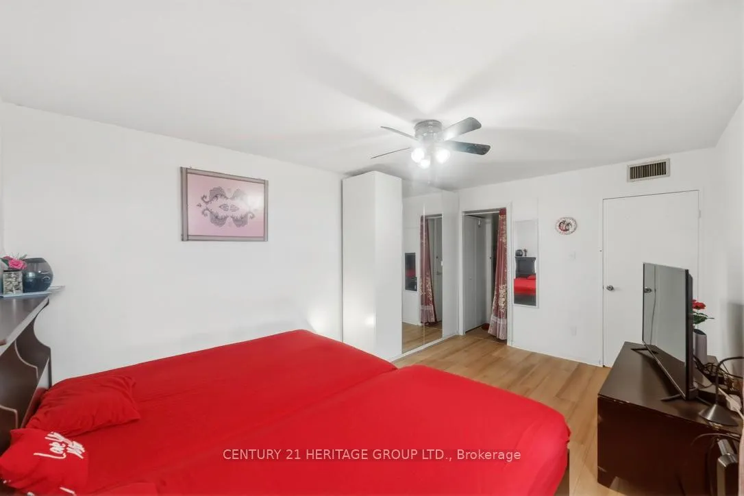 Photo 18 of Unit 1408, 2323 Confederation Parkway, Mississauga, Cooksville — HOMEH