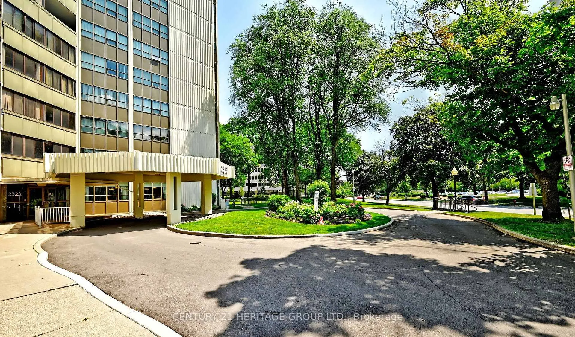 Photo 2 of Unit 1408, 2323 Confederation Parkway, Mississauga, Cooksville — HOMEH