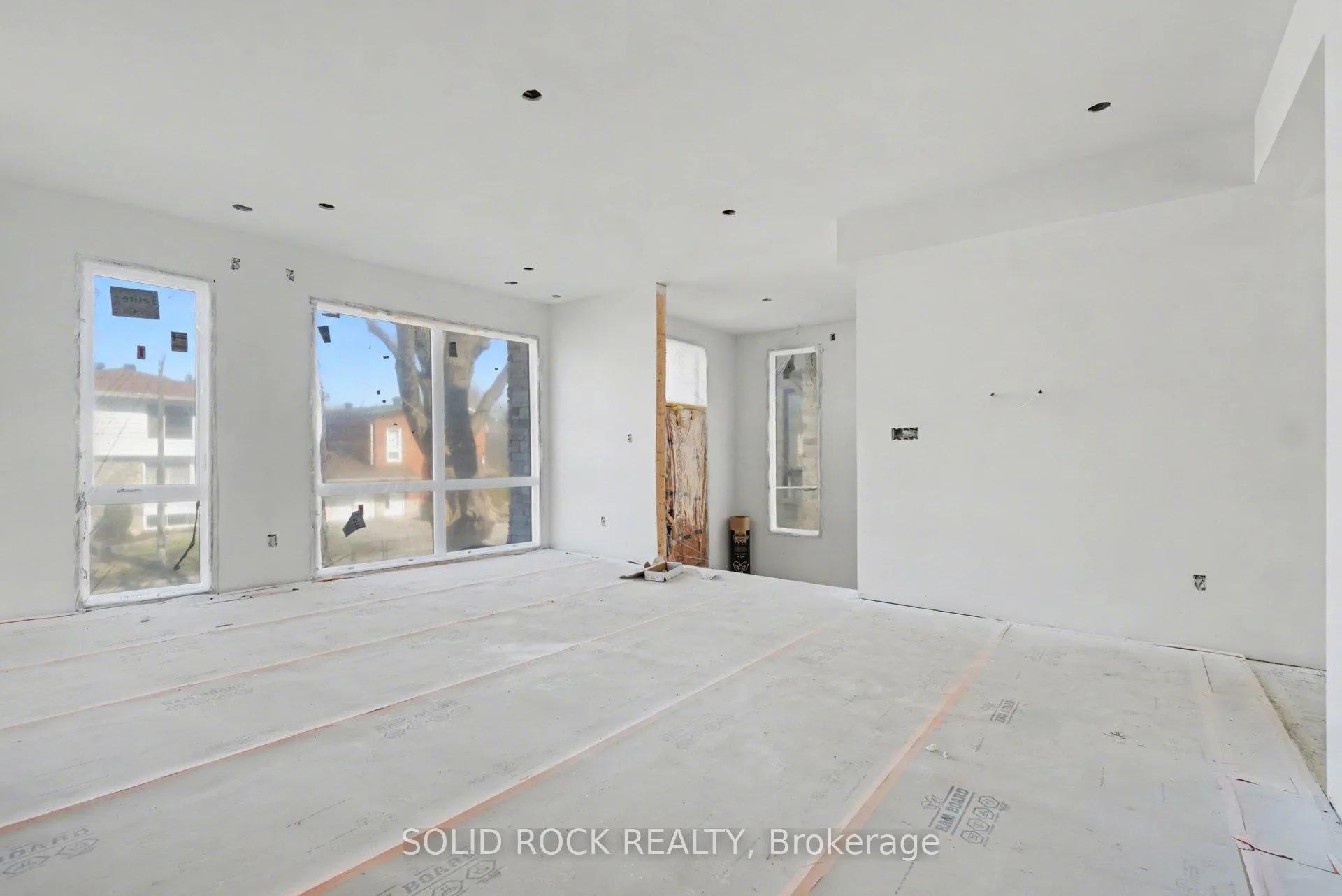 Photo 2 of 830 Alpine Avenue, Ottawa, Queensway Terrace North — HOMEH