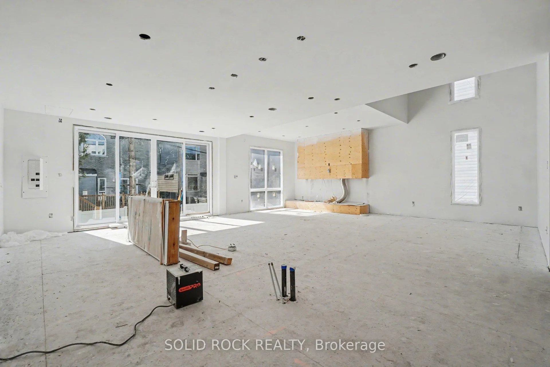 Photo 7 of 830 Alpine Avenue, Ottawa, Queensway Terrace North — HOMEH