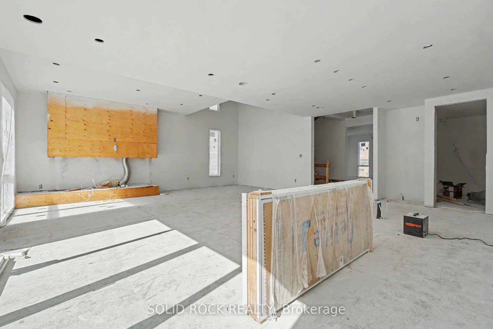 Photo 9 of 830 Alpine Avenue, Ottawa, Queensway Terrace North — HOMEH