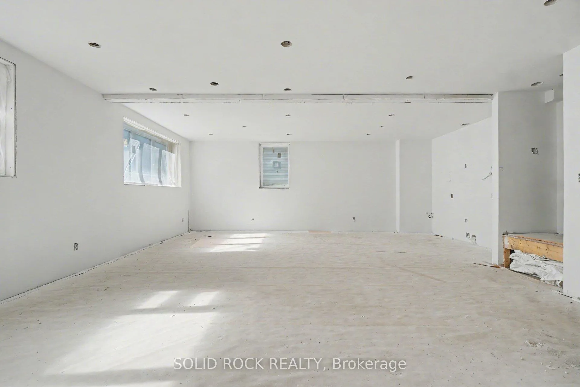 Photo 32 of 830 Alpine Avenue, Ottawa, Queensway Terrace North — HOMEH